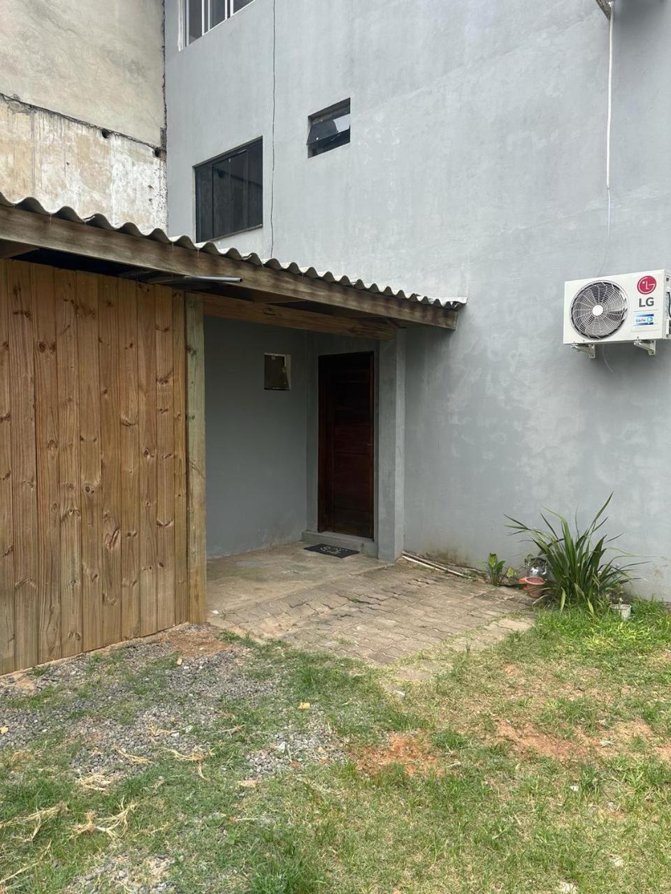 Sobrado Com Terraco E Area De Churrasqueira. 托雷斯 外观 照片